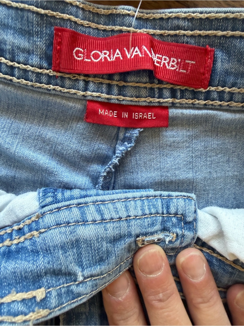 Gloria Vanderbilt Light Wash Denim Crop Pants - Picture 3 of 5